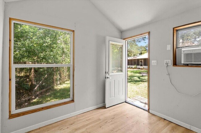 Building Photo - 10000 Brantley Bend