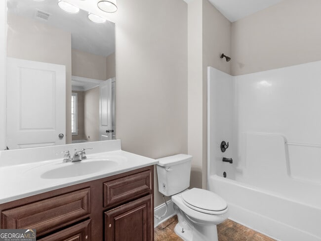 Building Photo - 185 Regency Pl