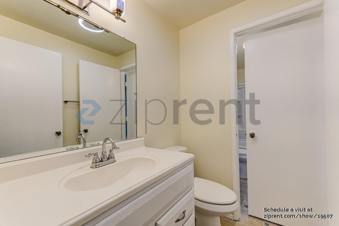 Building Photo - 13543 SW 64th Ave