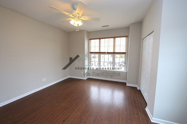 Building Photo - 1112 Garden Square Ln