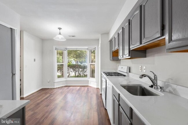 Building Photo - 10705 Greta Lynn Ct