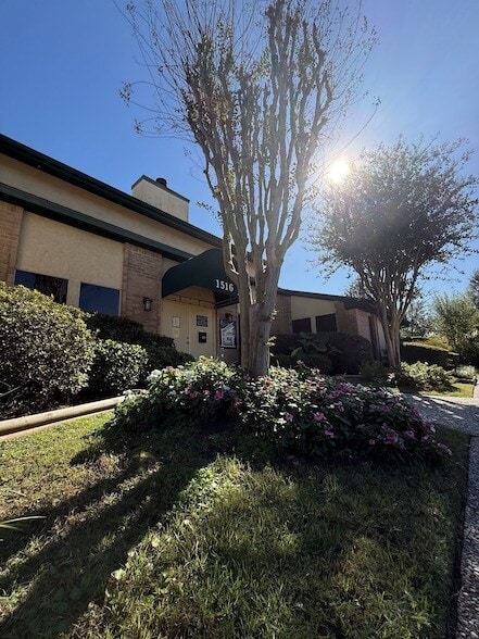 Building Photo - 1516 Bay Area Blvd