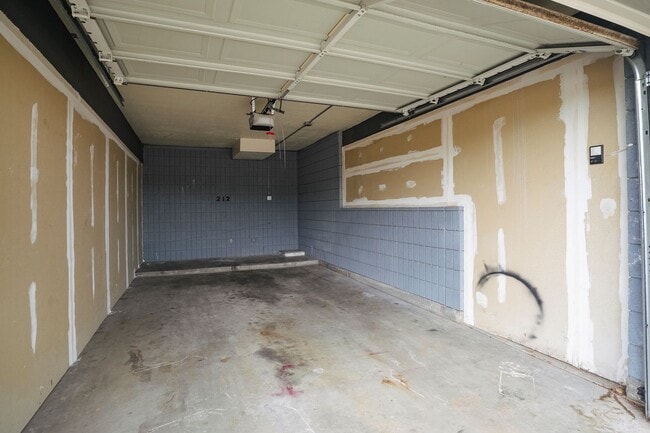 Building Photo - 6120 Antelope Villas Cir