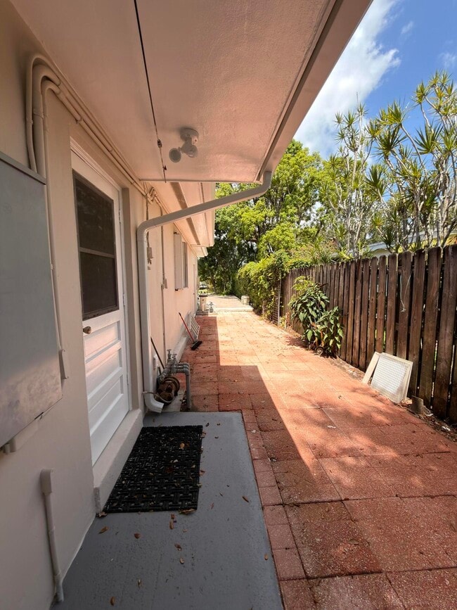Building Photo - 7500 SW 98th Ct