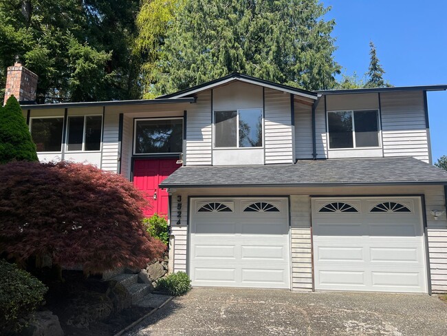 Building Photo - 4bd/2.75ba Bellevue Home