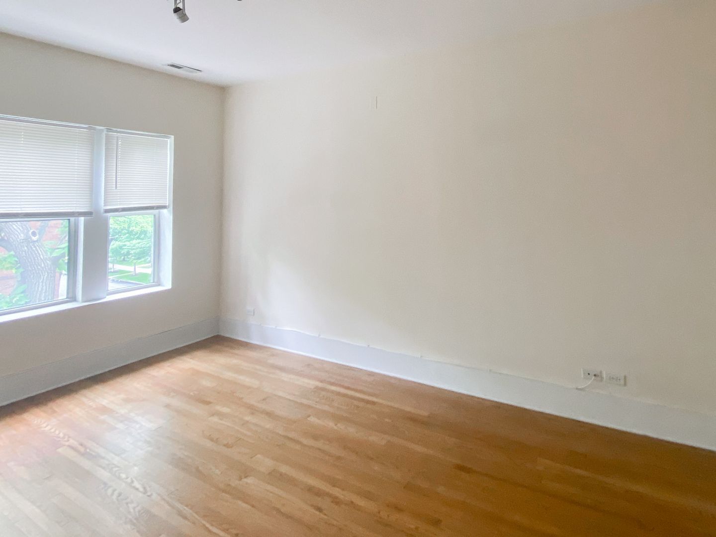Building Photo - 3455 N Wolcott Ave