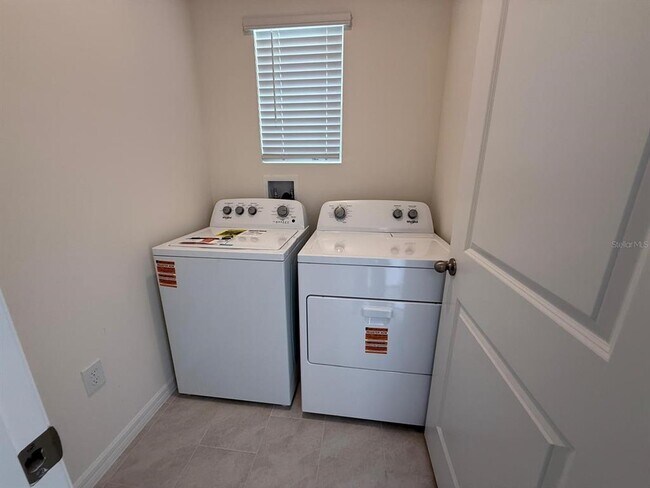 Building Photo - 4102 Giorgio Dr