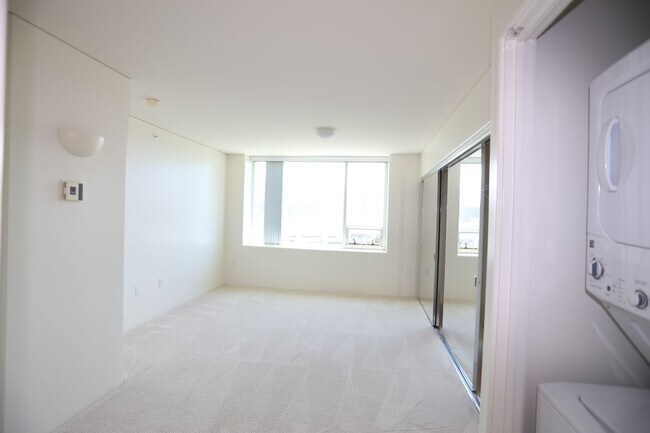 Building Photo - Hawaiki Tower - 2 bedroom, 2 bath with 2 c...