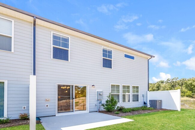 Building Photo - 23226 Clarabelle Dr