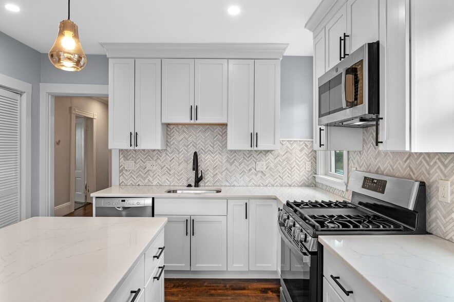 Building Photo - 41 Abbott St