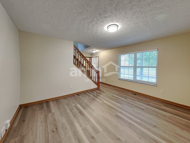 Building Photo - 3725 Lake Mead Dr