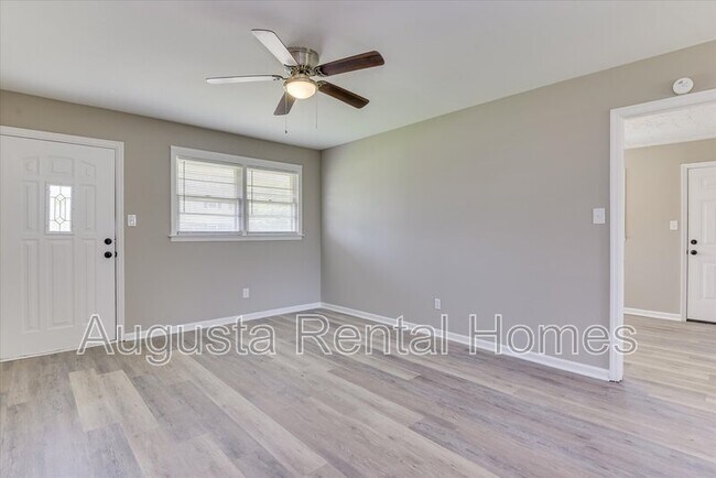 Building Photo - 623 Aiken St