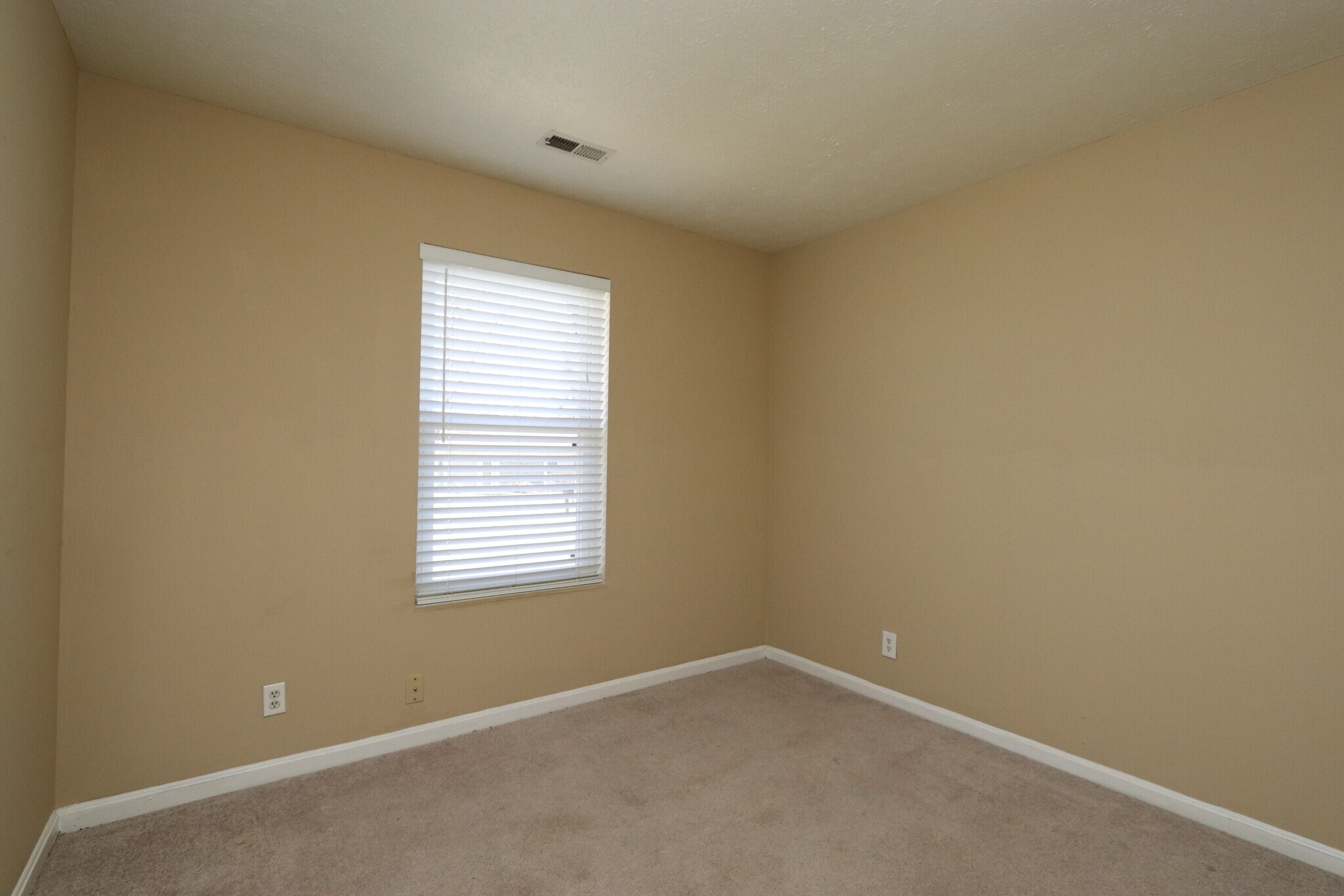 Building Photo - 6629 Ashbrooke Drive