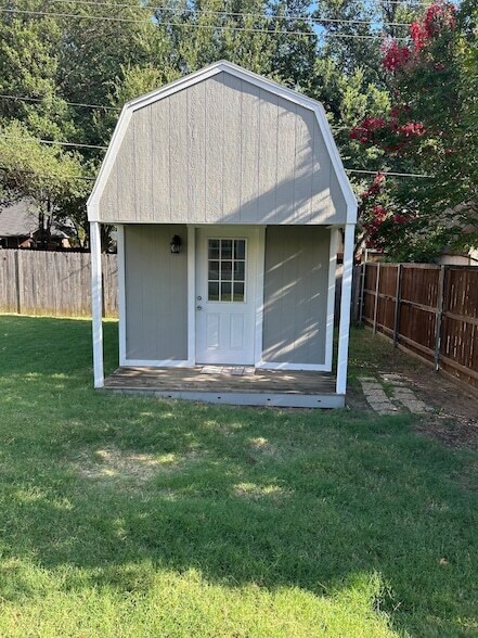 Building Photo - 2119 Pecos Dr