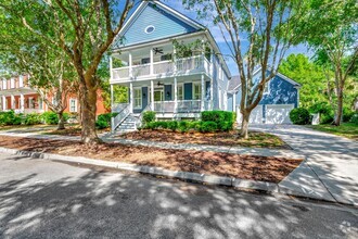 Building Photo - Daniel Island Home