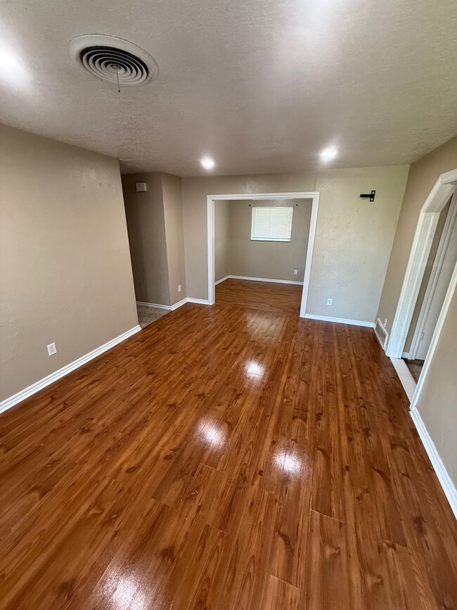 Building Photo - Charming Home in Norman