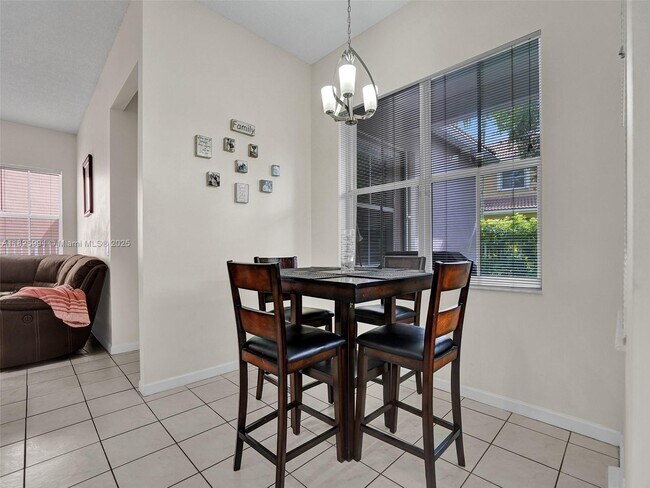 Building Photo - 938 Bluewood Terrace