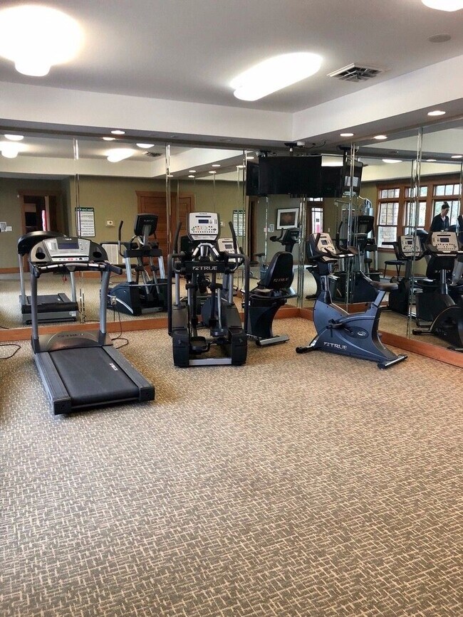 Building Photo - 3 Bedroom Condo at Hart's Cove!