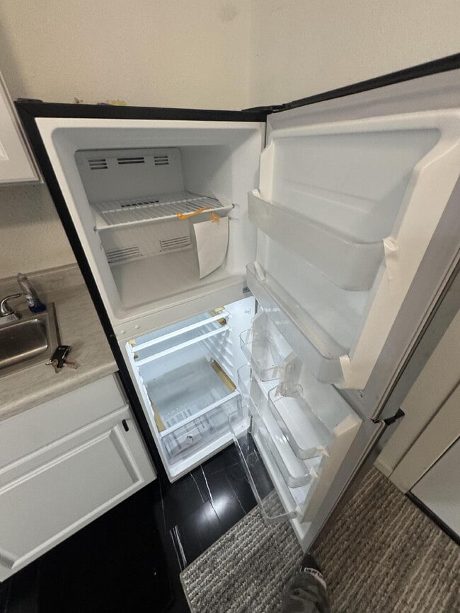 Building Photo - 521 Hoyt St