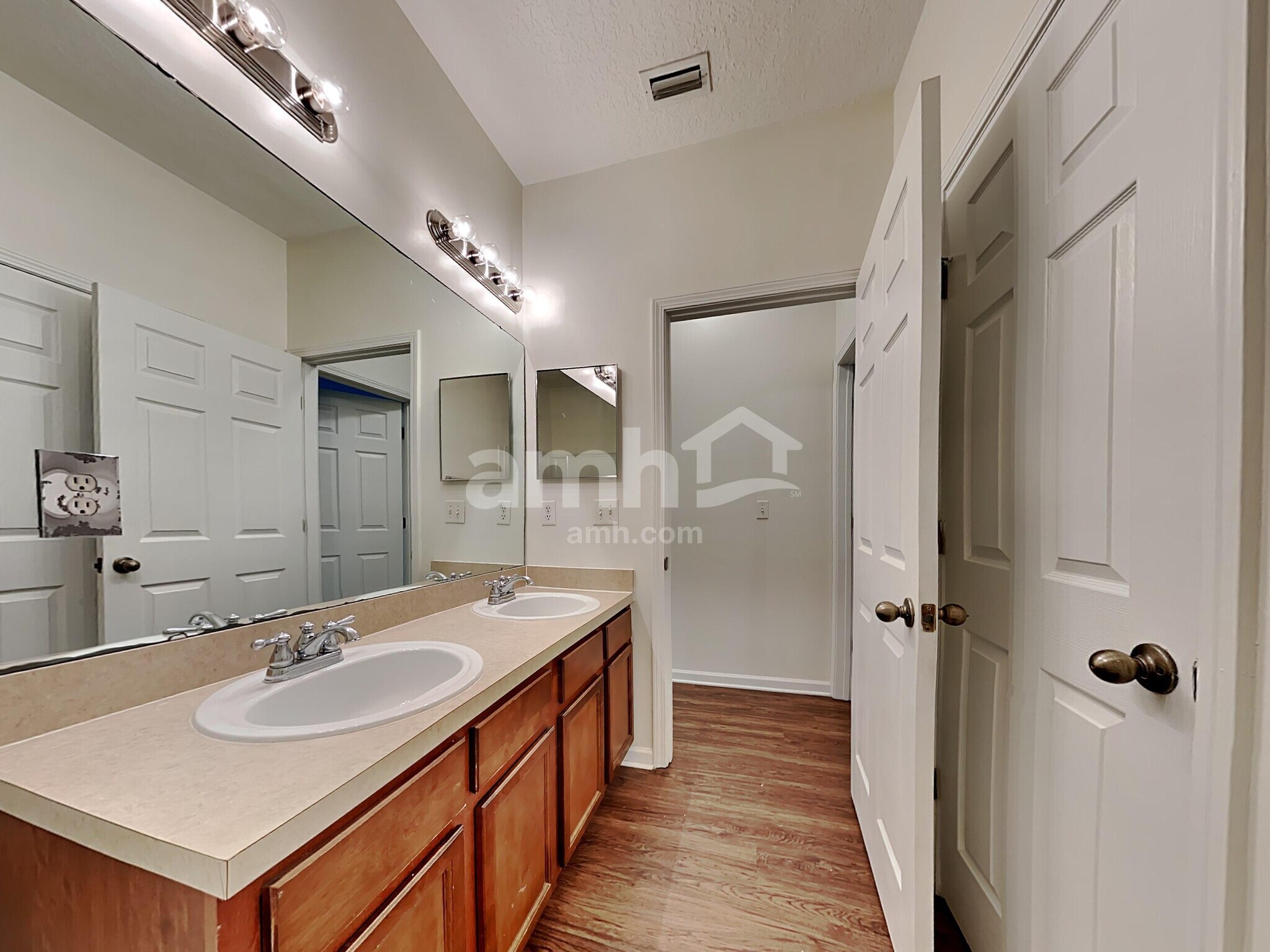 Building Photo - 4622 Glendas Meadow Dr