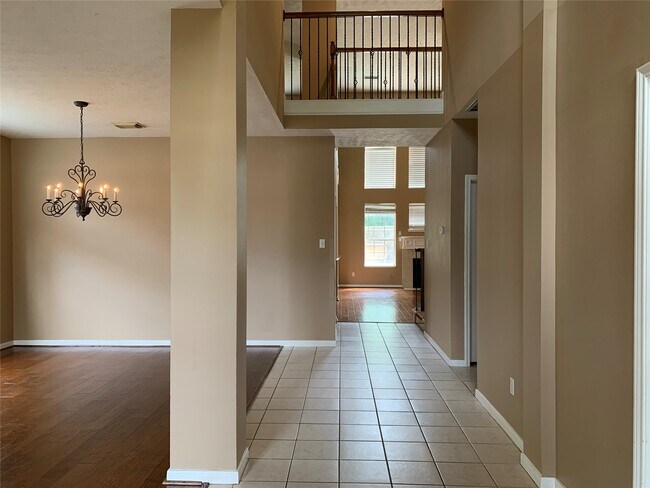 Building Photo - 20703 Riviere Ln