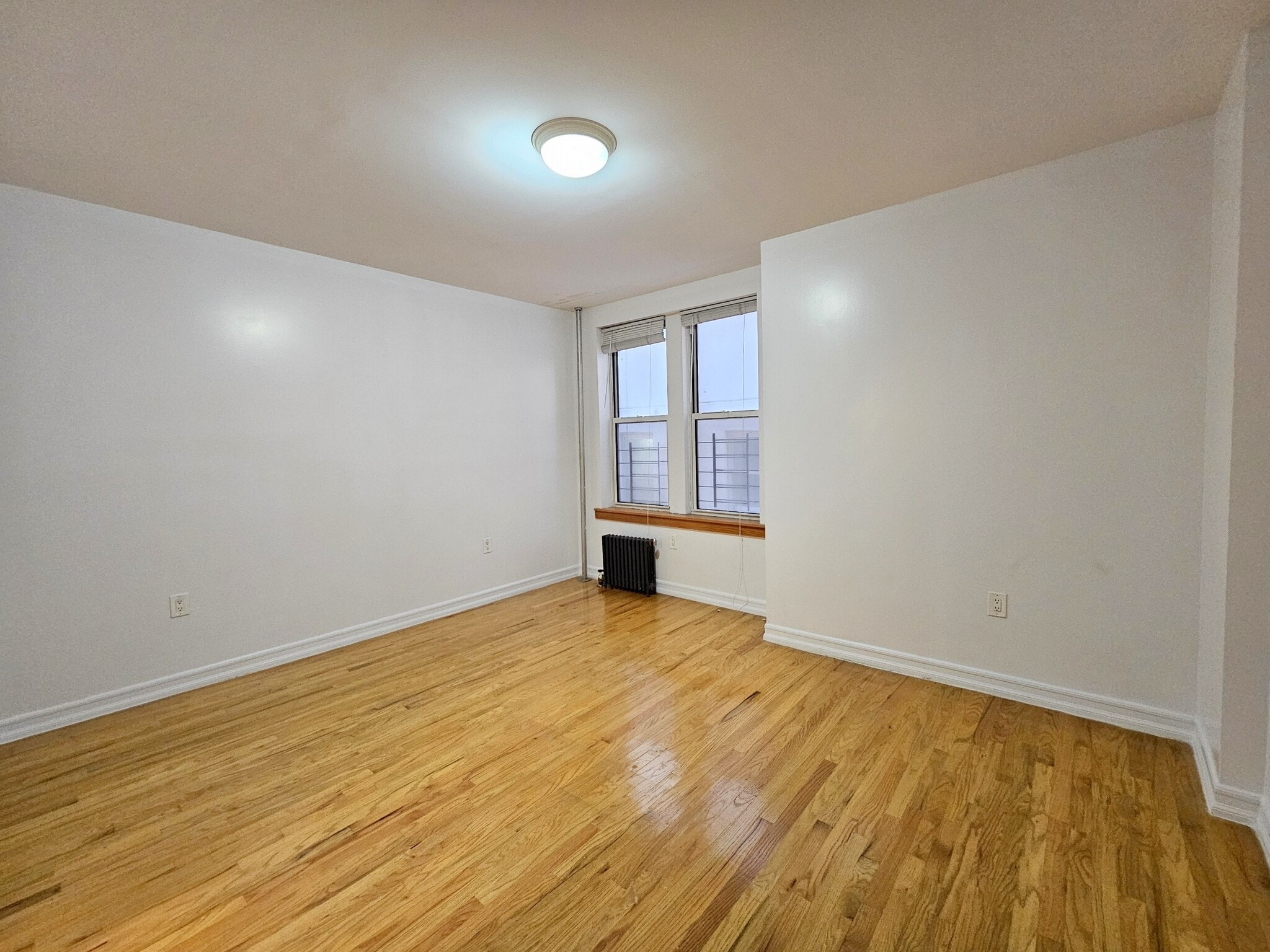Building Photo - 707 W 171st St