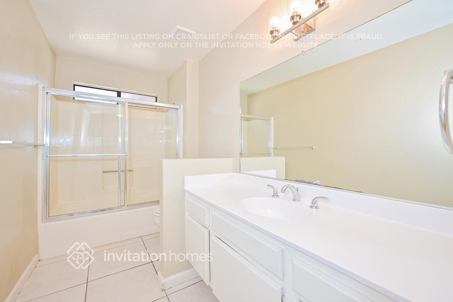 Building Photo - 4640 Vitrina Ln