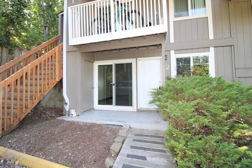 Building Photo - 5704 SW Beaverton Hillsdale Hwy