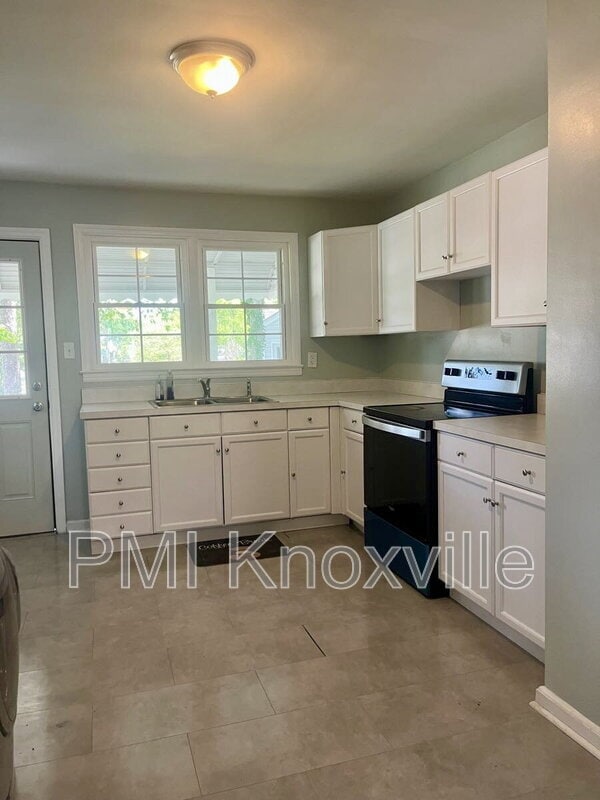 Building Photo - 926 Ledgerwood Ave