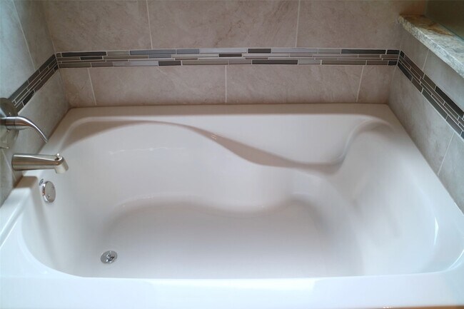 Building Photo - 22017 Royal Timbers Dr