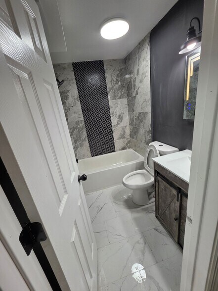 Building Photo - 4317 Elizabeth St