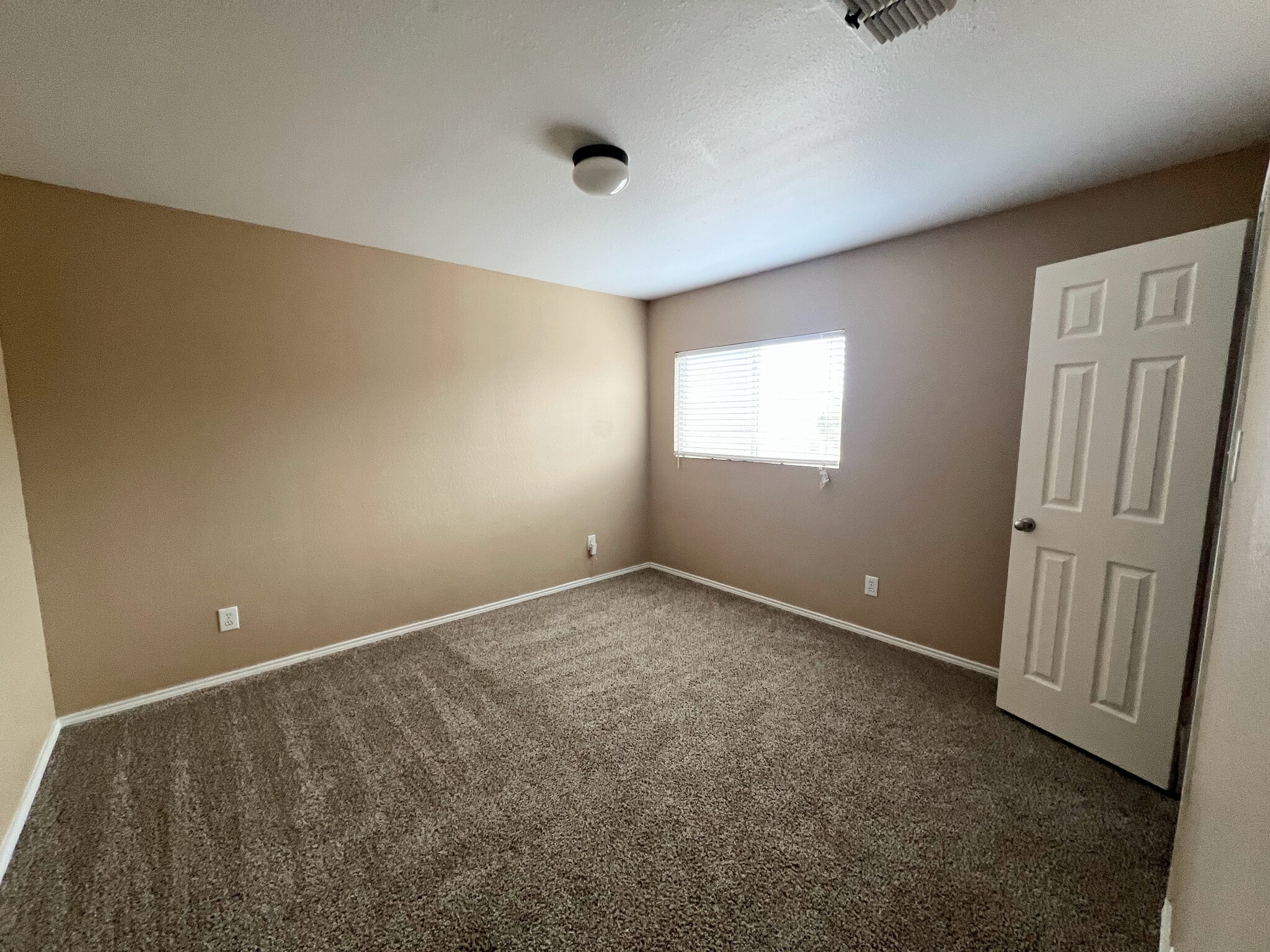 Building Photo - 3803 Ponderosa Bnd