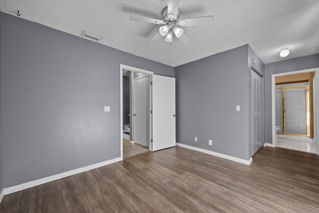 Building Photo - 12556 Woodmill Dr