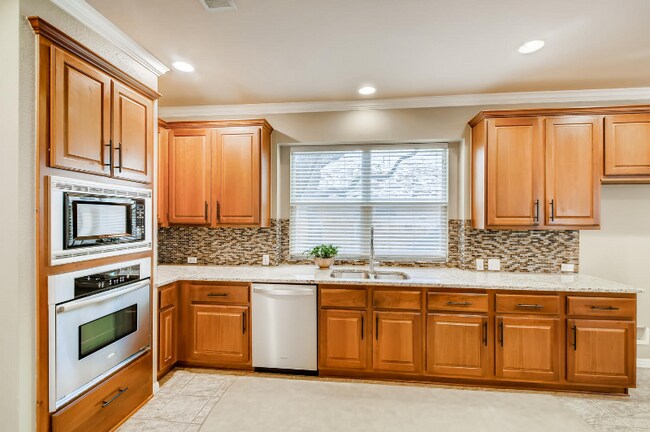 Building Photo - 1606 Buttercup Creek Blvd