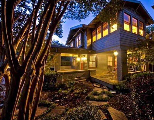 Building Photo - 3836 Mockingbird Ln