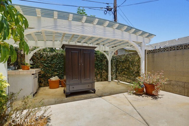 Building Photo - 2705 E Jacaranda Ave