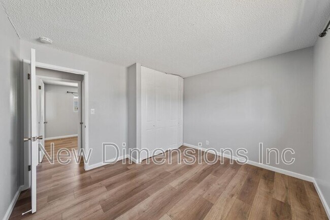 Building Photo - 2565 Pequop St
