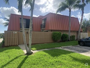 Building Photo - 3350 Meridian Way S