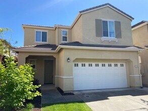Building Photo - Close to Folsom High School! - 3 Bdrm, 2.5 bath