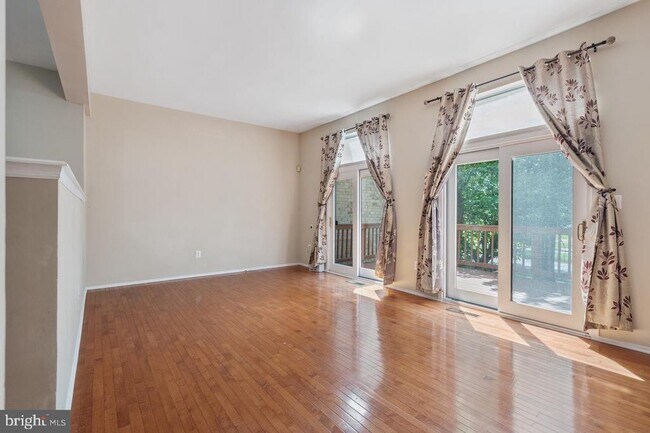 Building Photo - 2983 Borge St