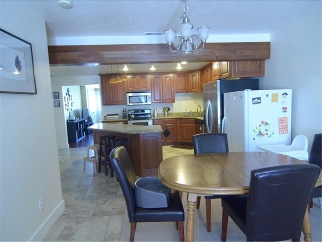 Building Photo - MUST SEE! Beautiful 4 Bedroom/3 Bathroom Home--Near BYU and Peaks Ice Arena