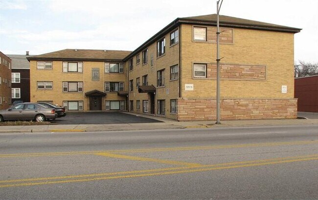 Primary Photo - 7513 Roosevelt Rd