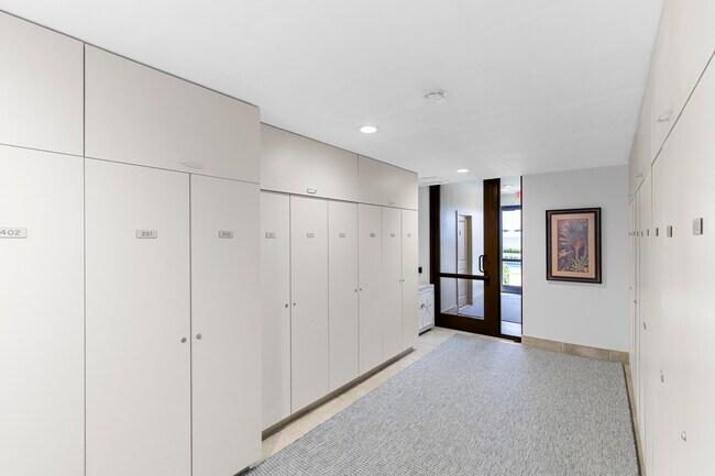 Building Photo - 3951 N Ocean Blvd