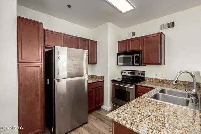 Building Photo - 2134 E Broadway Rd