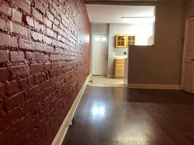 Building Photo - Charming 2 Bedroom/1 Bathroom Townhome in Abell, Baltimore, MD!