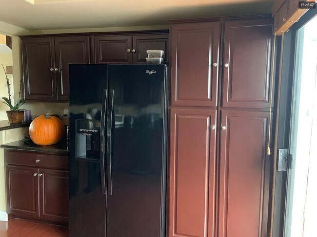 Primary Photo - 21834 Mirador