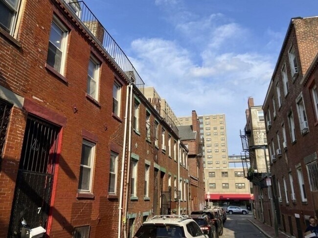 Building Photo - 7 Johnny Ct