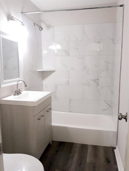 Bathroom - 7324 N Martin Luther King Ave