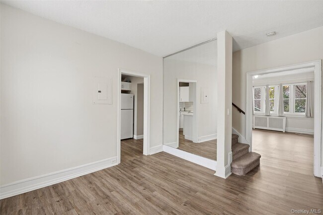 Building Photo - 220-20 Garth Rd