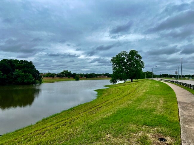 Building Photo - 101 Altamont St